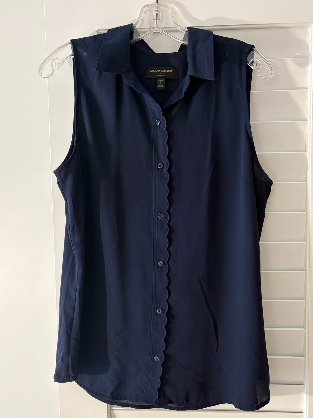 Banana Republic Navy Sleeveless Scallop-Front Blouse